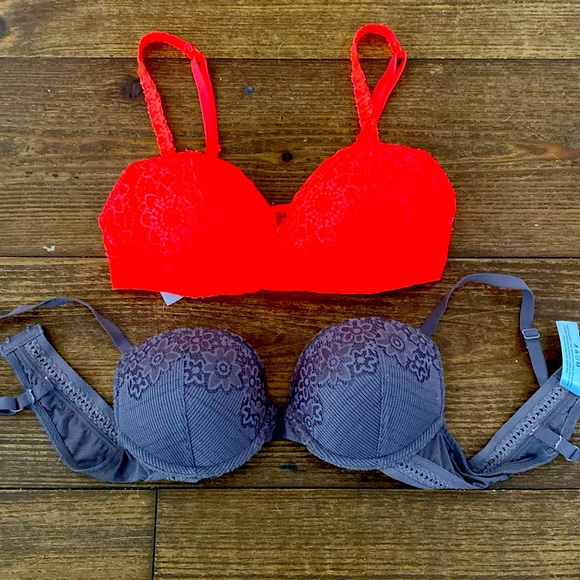 PINK Victoria's Secret Other - 2 padded bras great preowned condition extra small